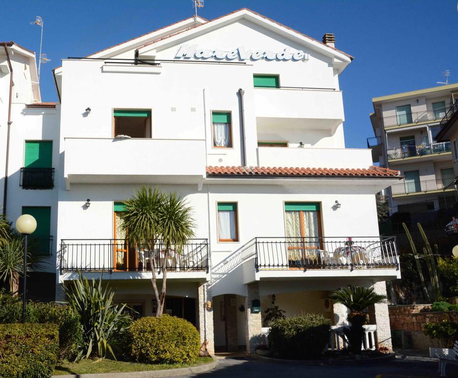 Residence Mare Verde Pietra Ligure Dış mekan fotoğraf